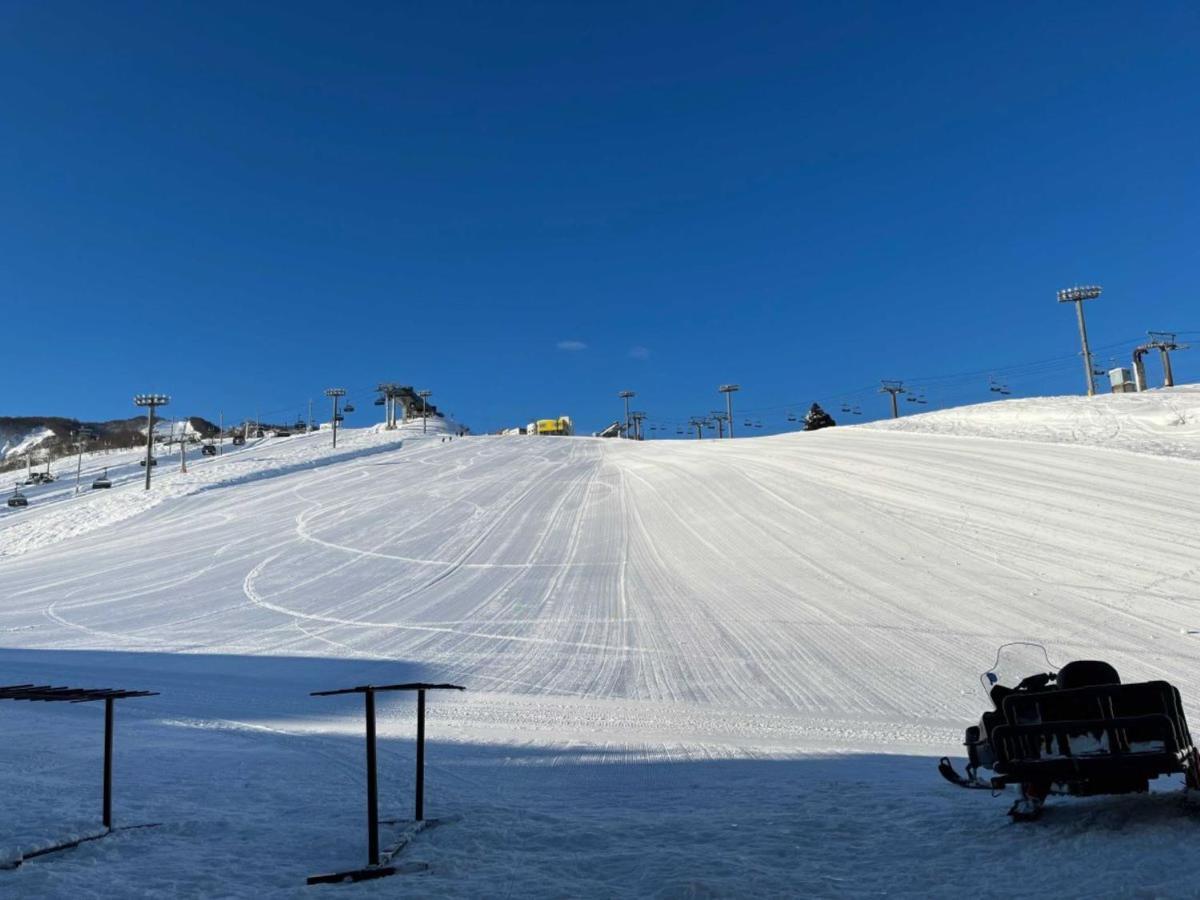 Ishiuchi Ski Center Minamiuonuma Εξωτερικό φωτογραφία